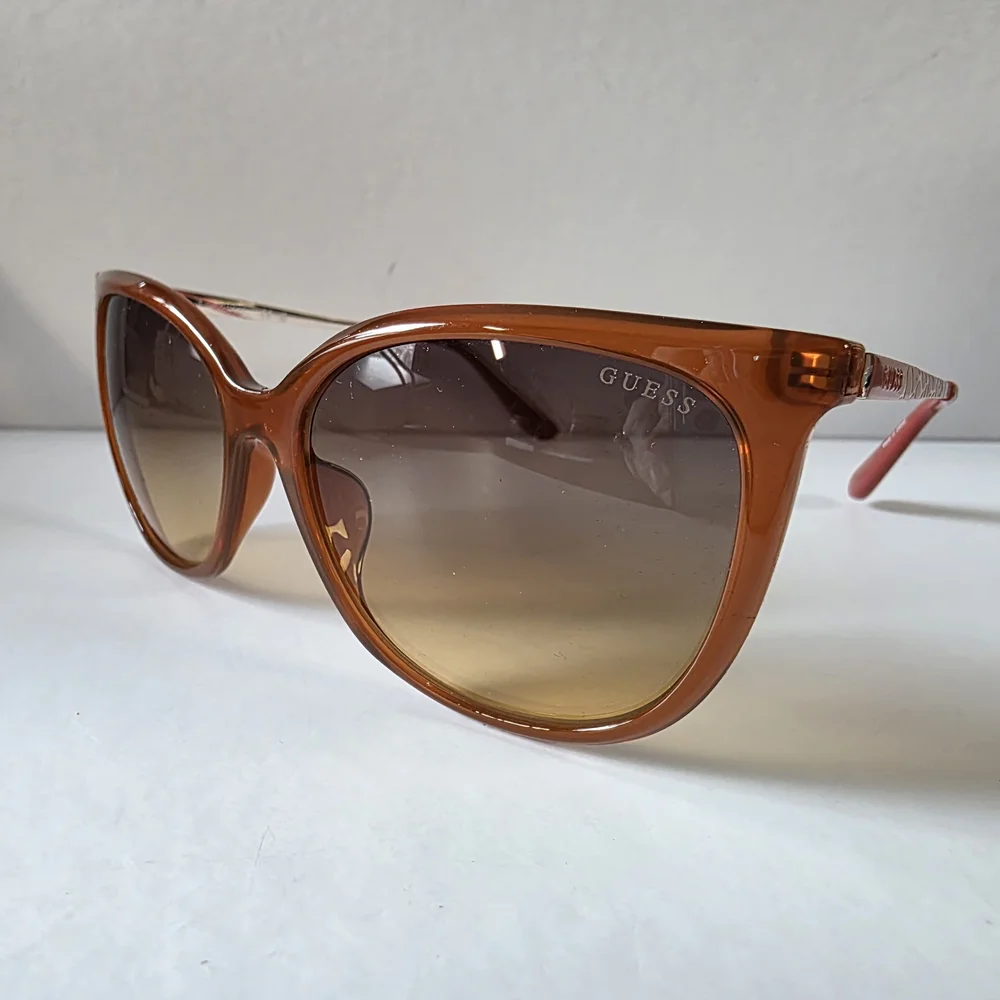GUESS Orange Cat Eye Sunglasses - Picture 1 of 5